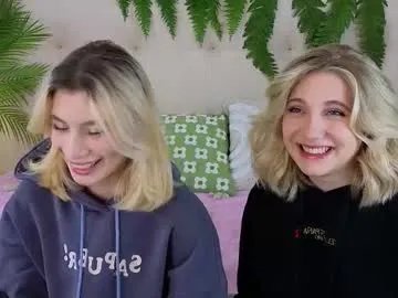 Freechat pinkadele on Chaturbate