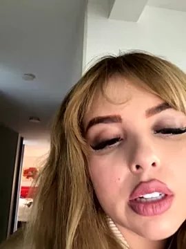 Freechat Alirawrz on StripChat