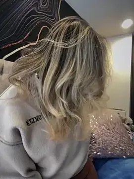 Freechat Alirawrz on StripChat