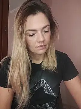 Freechat KrissSexi on StripChat