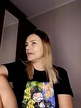 Freechat KrissSexi on StripChat