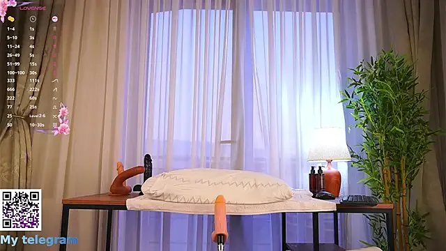 Freechat LynBardon on StripChat