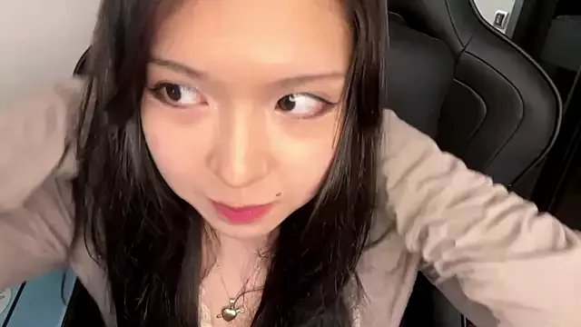 Freechat melana_love on StripChat