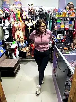 Freechat ROSALIASEXSHOP on StripChat