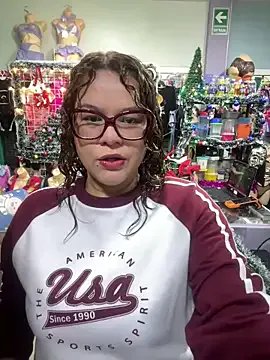 Freechat ROSALIASEXSHOP on StripChat